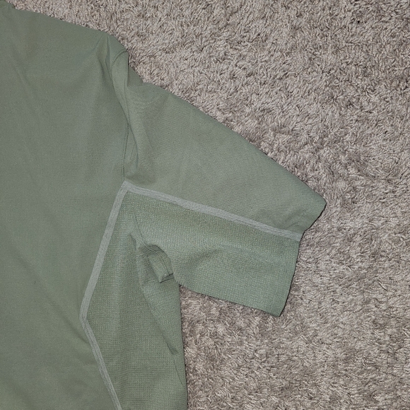 Lululemon Extra Large (XL) Green Men's Shirt - Picture 7 of 10
